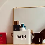 L \'Experience Unique